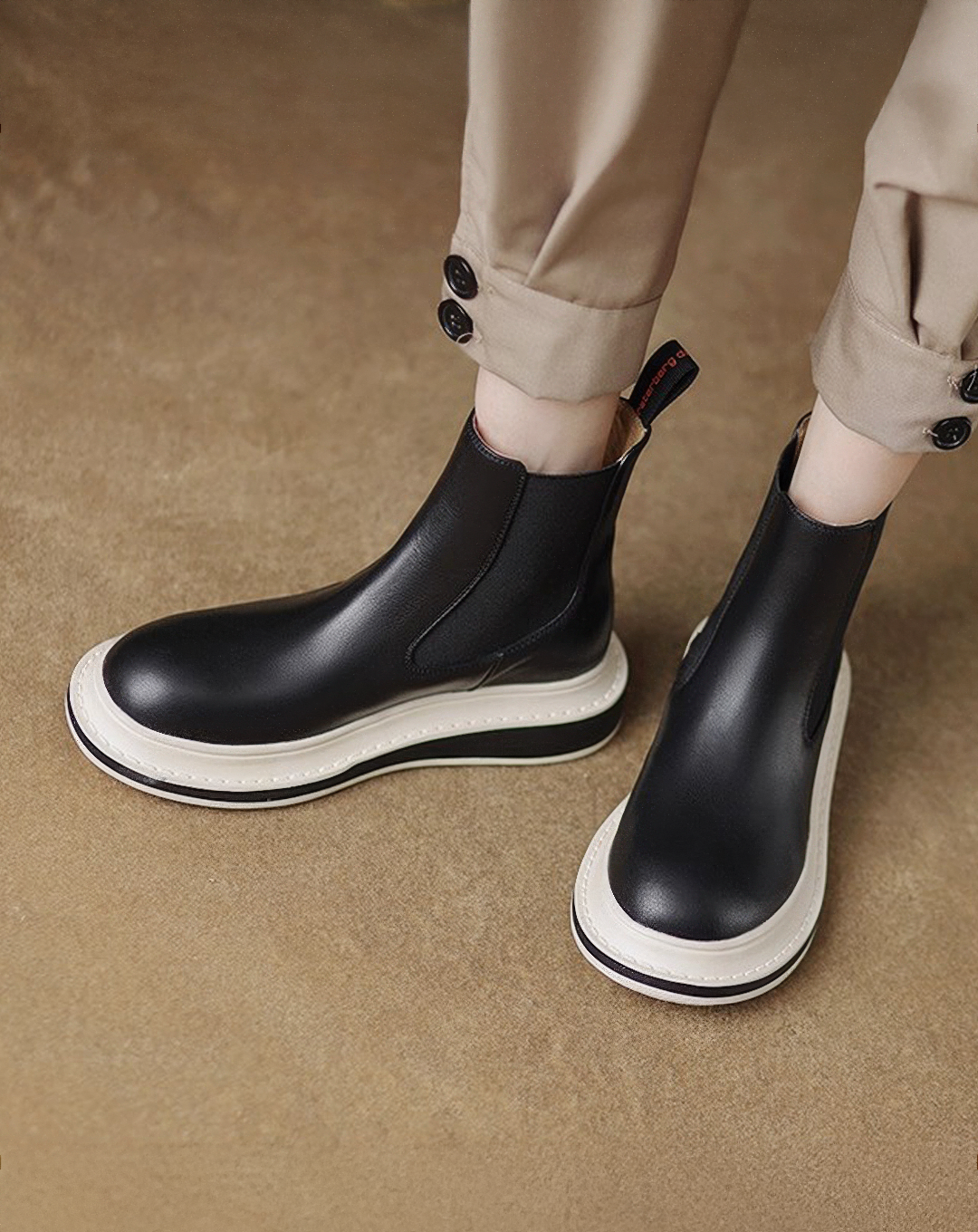 ♀本革／Bold Sole Chelsea Boots