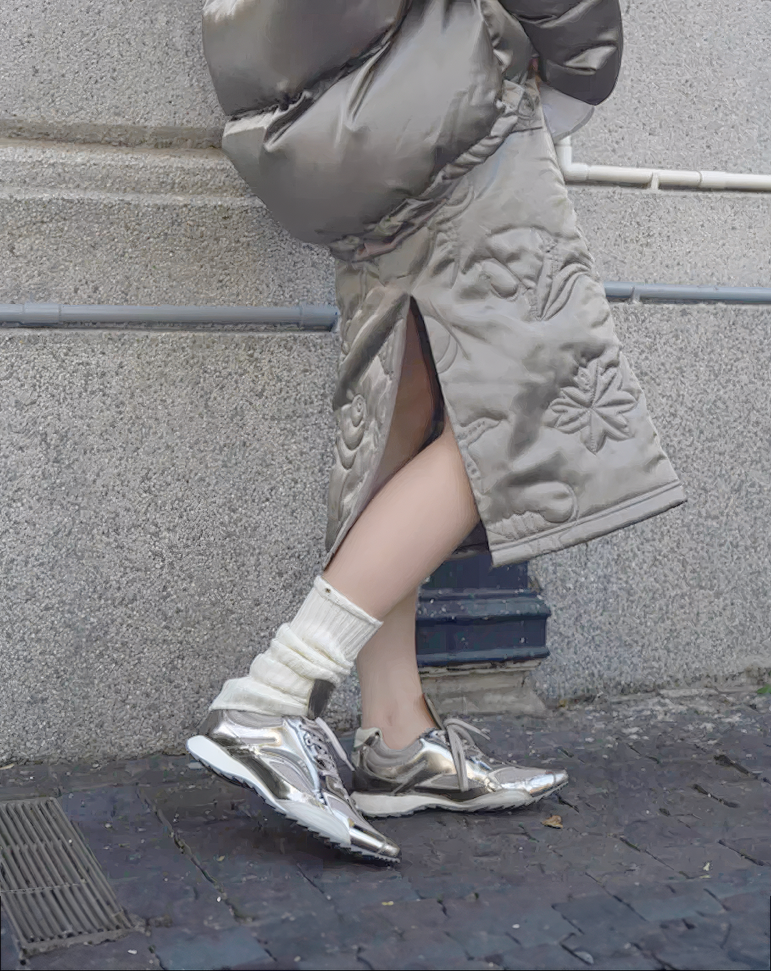 ♀本革／Metallic Sleek Pointed Sneakers