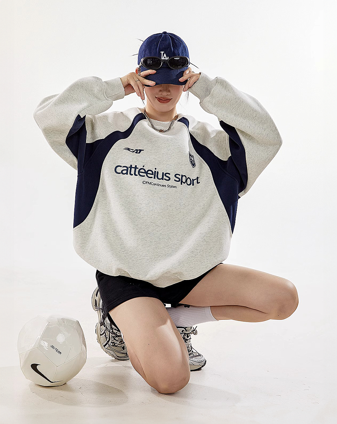 ♀Active Logo Sweatshirt