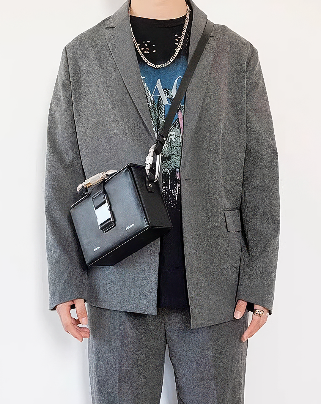 本革／Carabiner Handle Box Bag