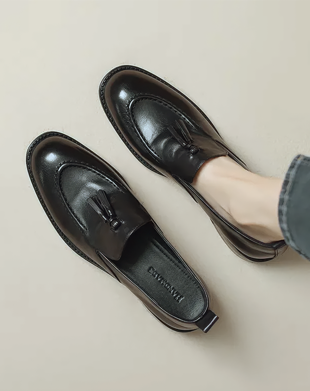 ♀本革／Tassel Detail Black Loafers