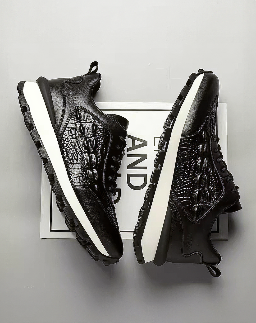 ♂♀本革／Exotic Leather Sneaker