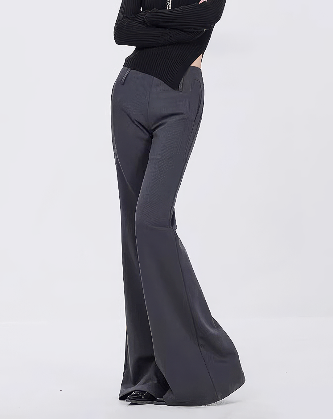 ♀Sculptural Flare Leg Pants