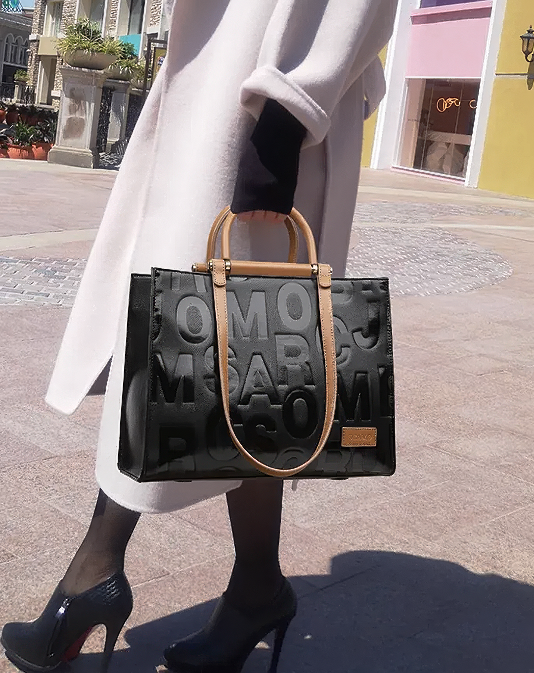 ♀本革／Embossed Logo Bag