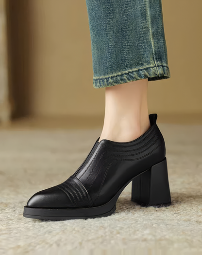 ♀本革／Chunky Heel Pointed Bootie