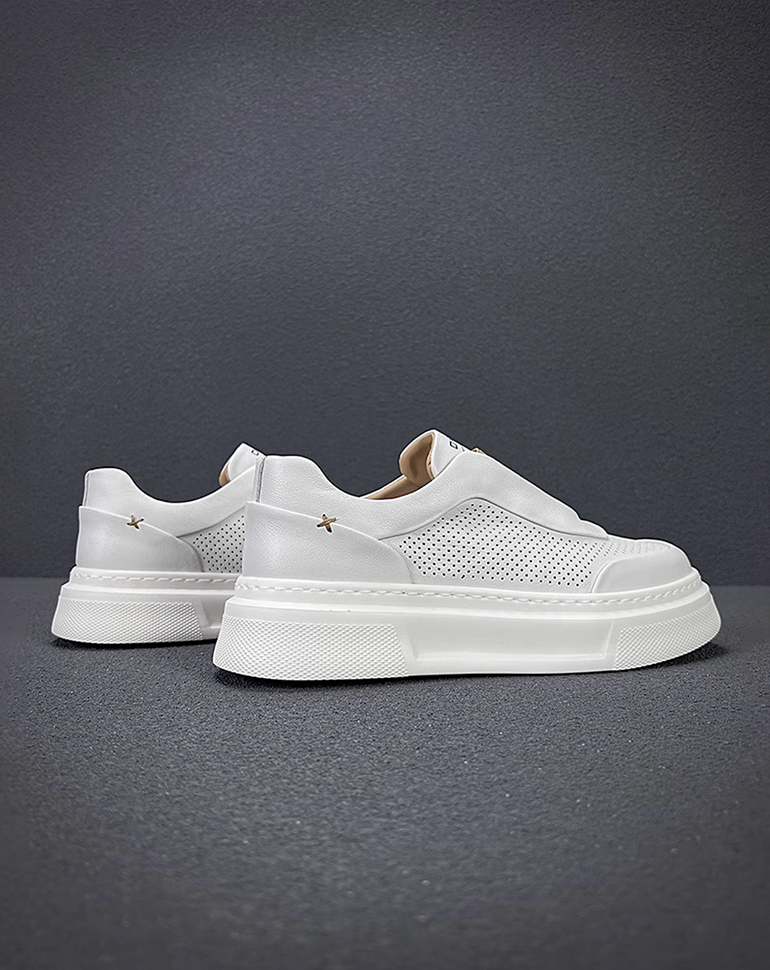 ♂♀ 本革／ White Stream Slip-Ons