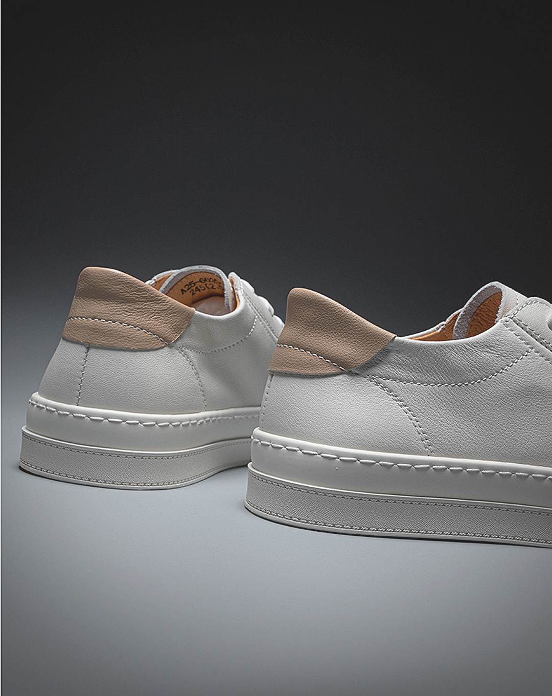 ♂♀White Flat Sneakers