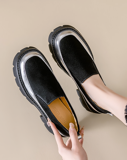 ♀本革／Metallic Trim Rugged Loafers