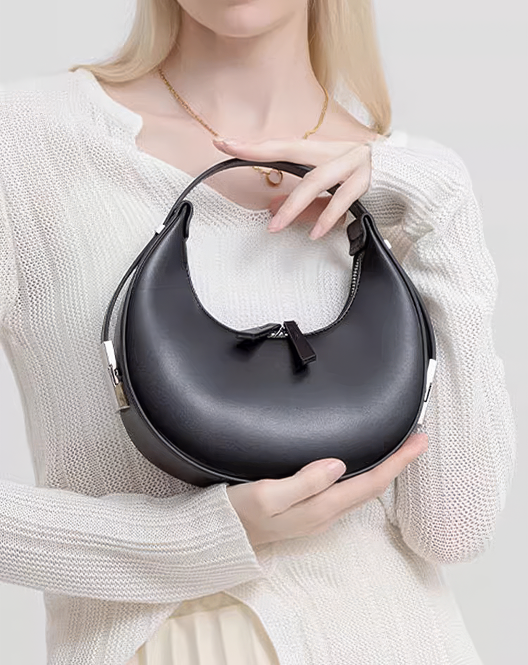 ♀本革／Crescent Leather Bag
