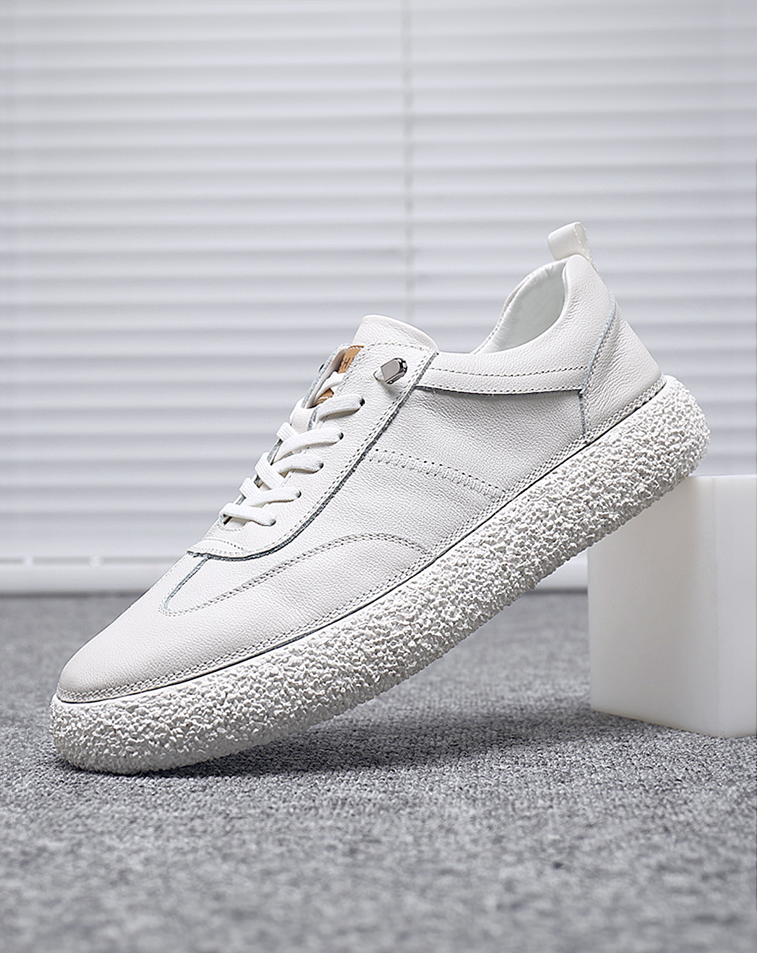 ♂♀White Casual Sneakers