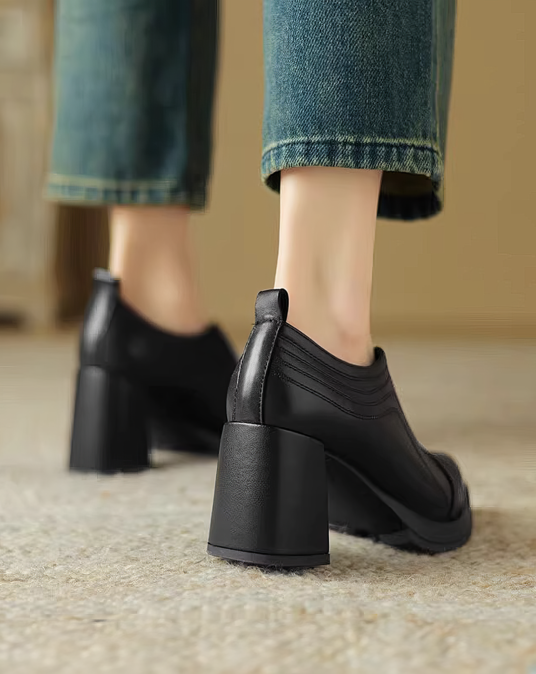 ♀本革／Chunky Heel Pointed Bootie