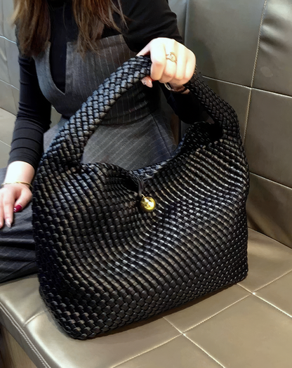 ♀本革／Intrecciato Black Bag