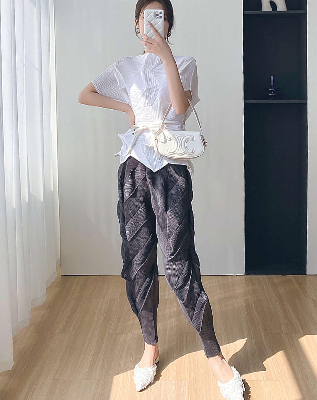 ♀Three-dimensional Silhouette Pleated Pants