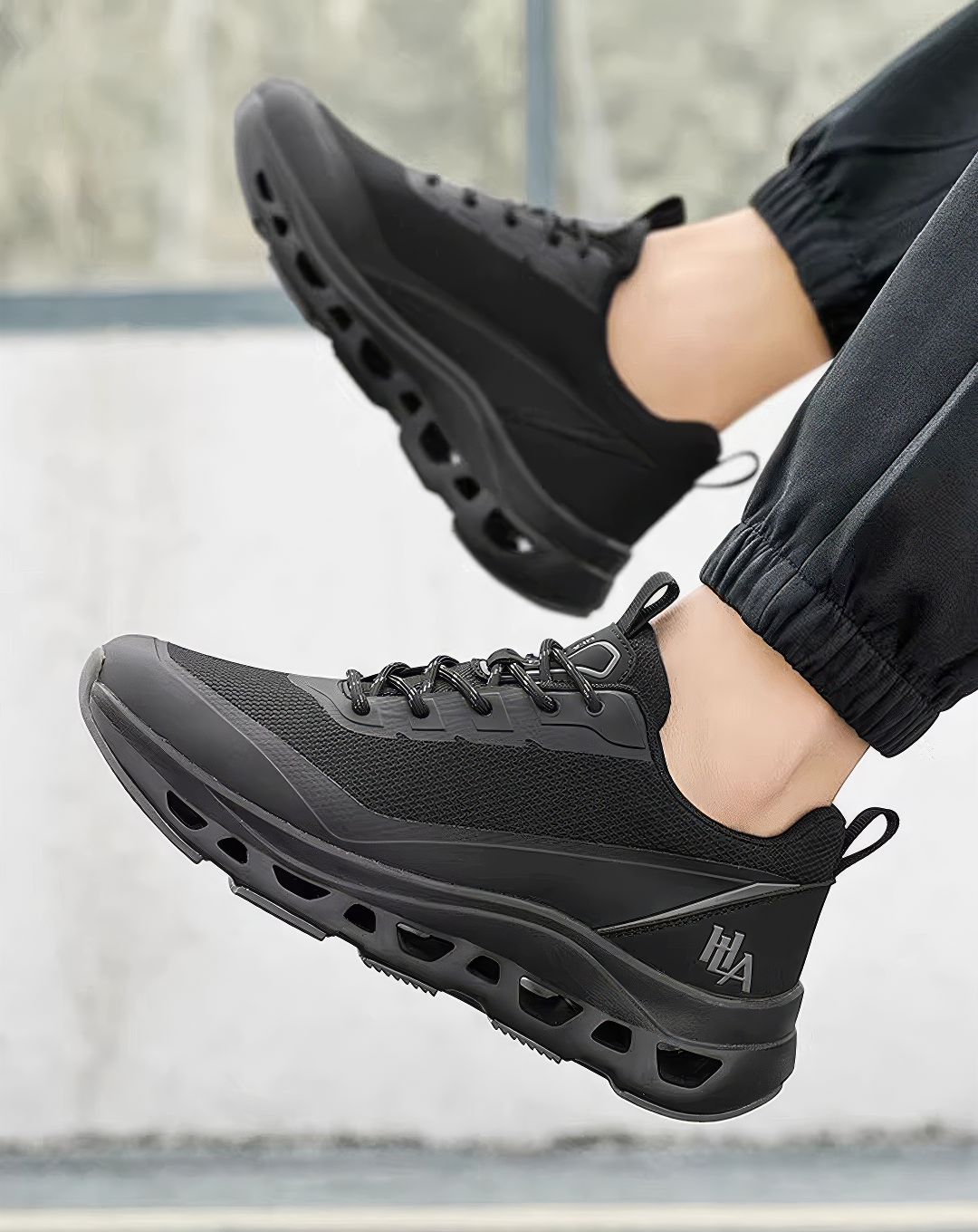♂♀Aero Hollow Sole Sneakers