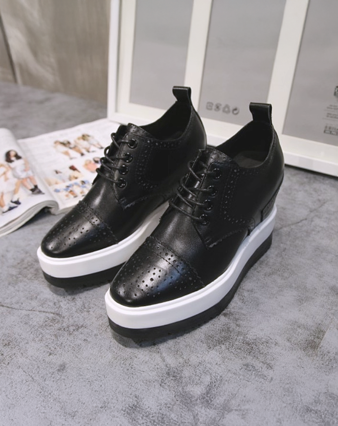 ♀本革／Wingtip Laceup Shoes