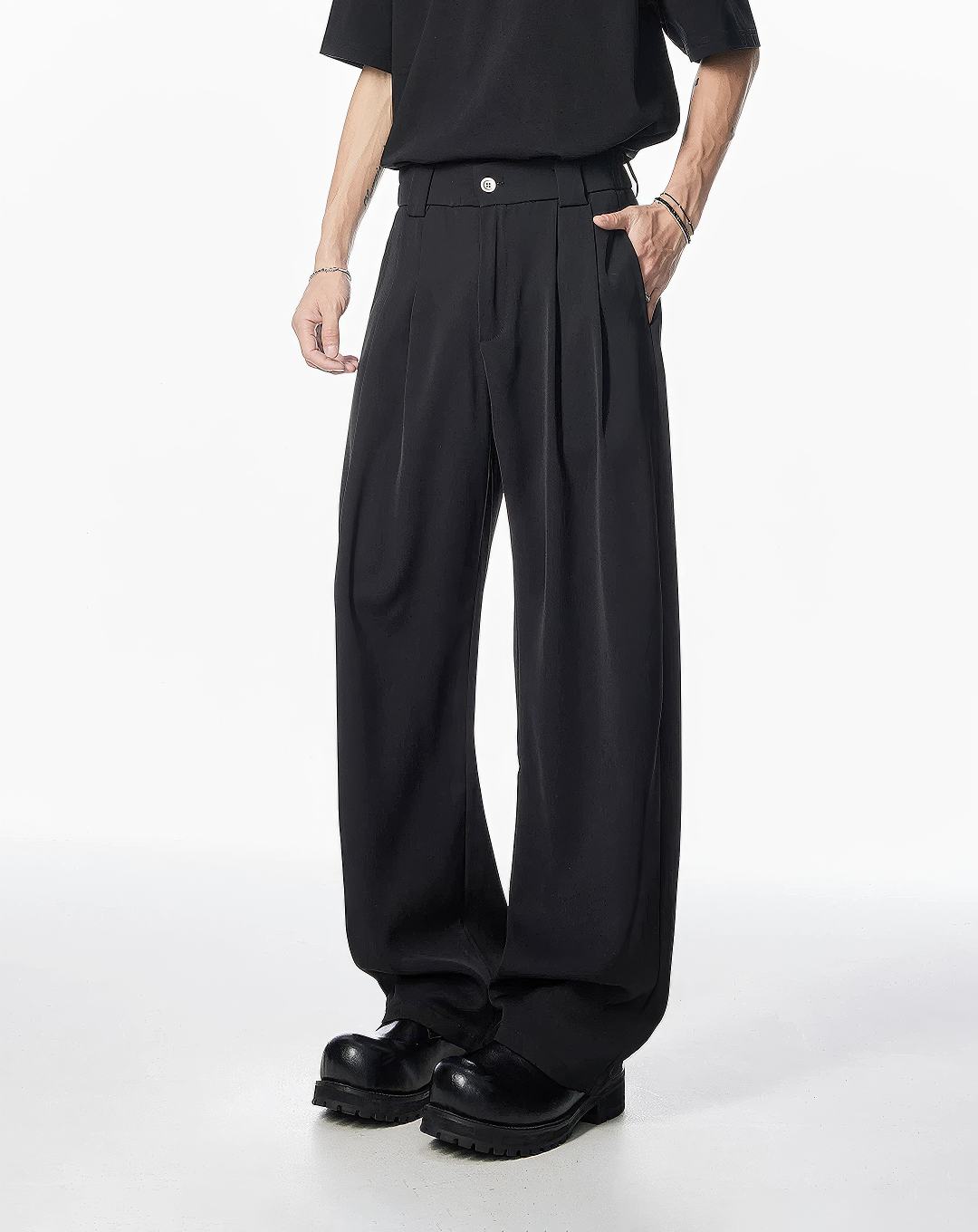 ♂Straight Tucked Pants