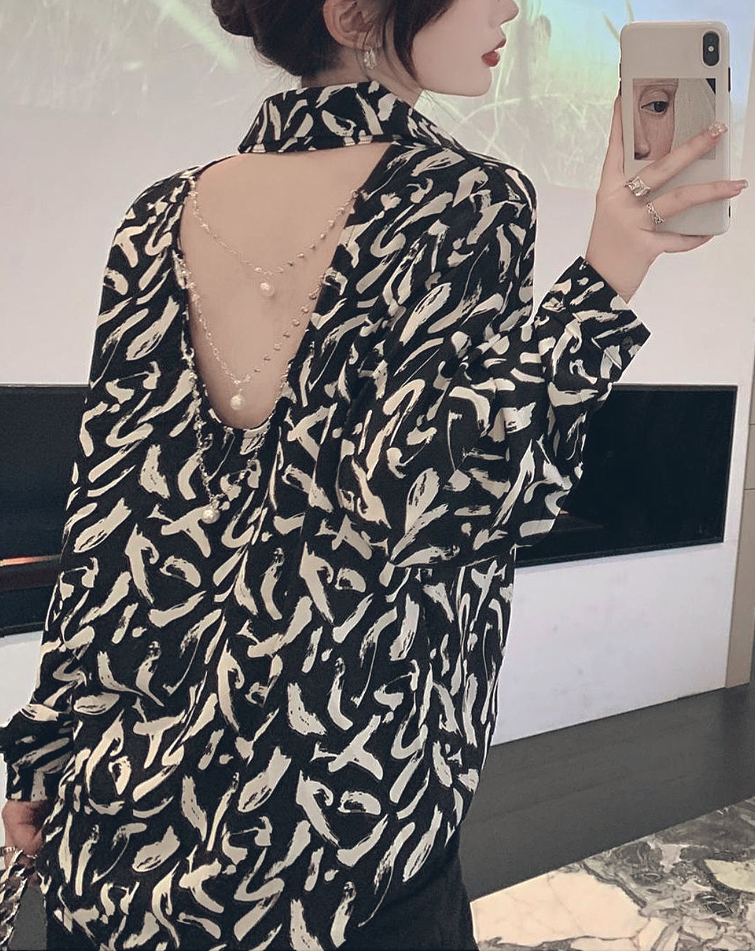 ♀Back Cutout Shirt