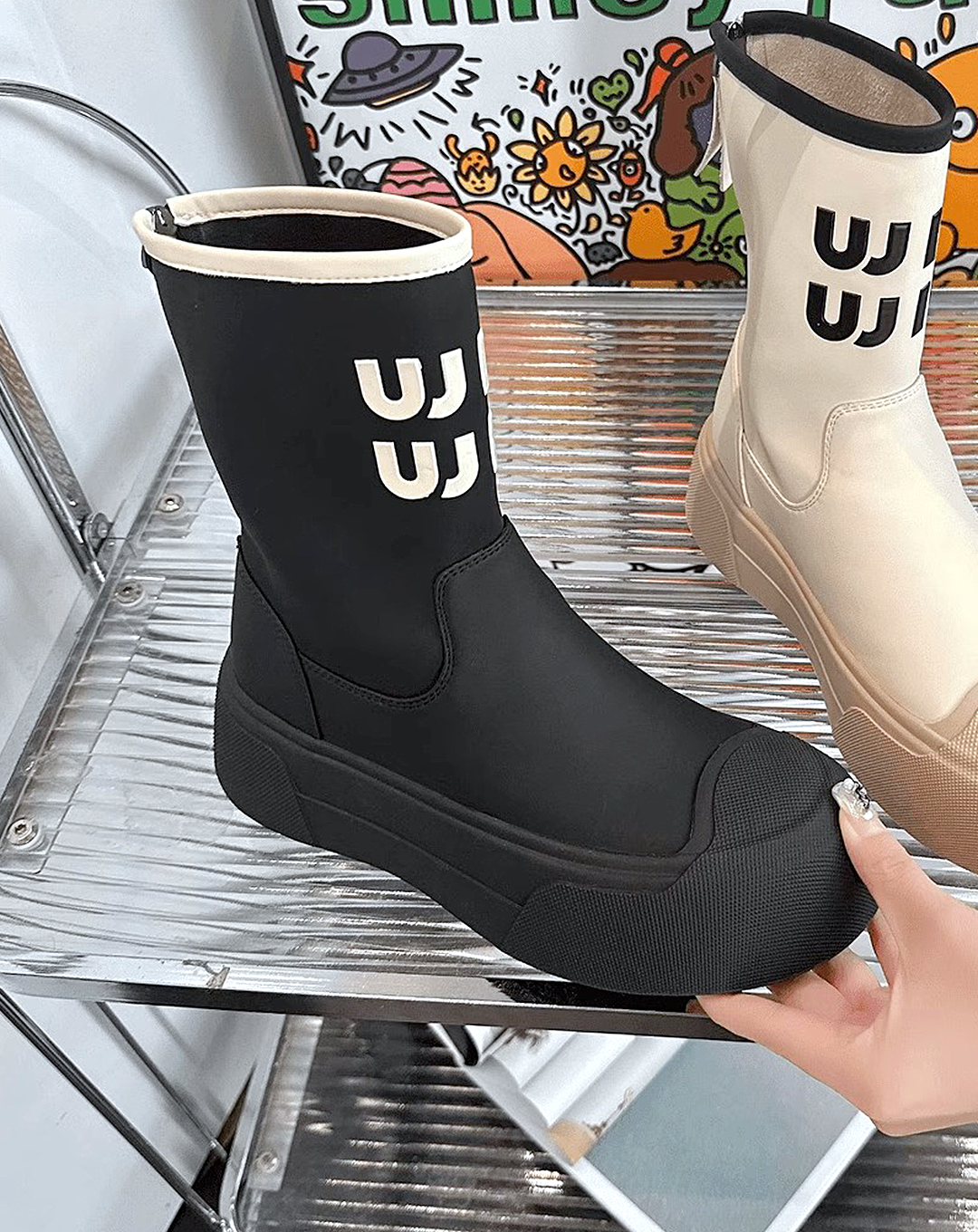 ♀Alphabet Logo Boots