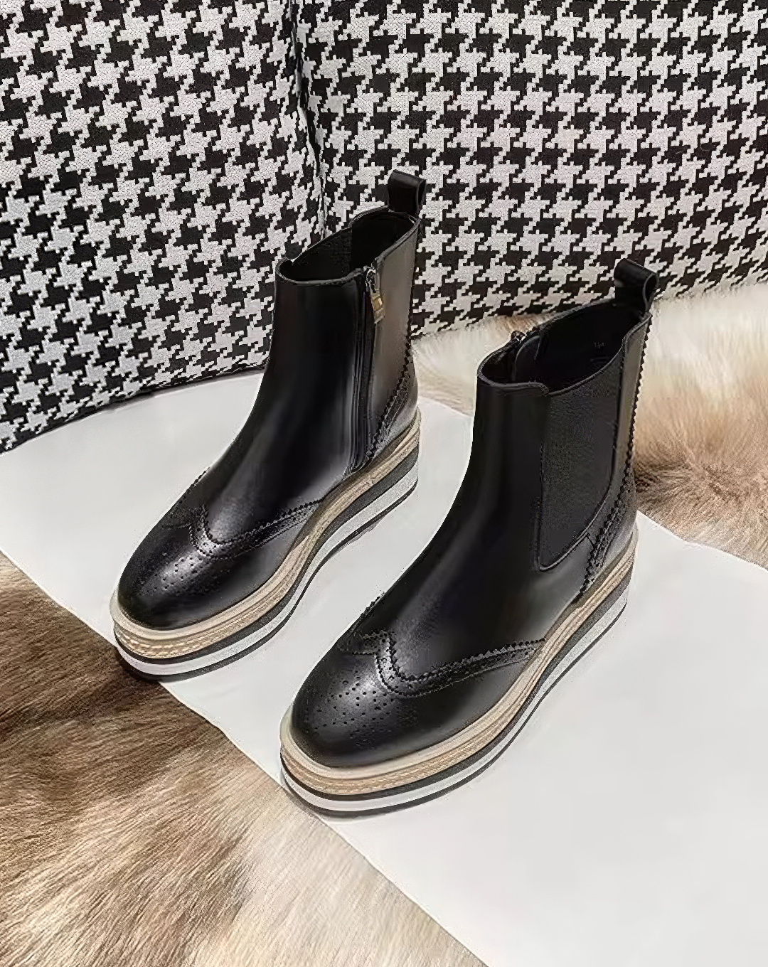 ♀Layered Sole Chelsea Boots