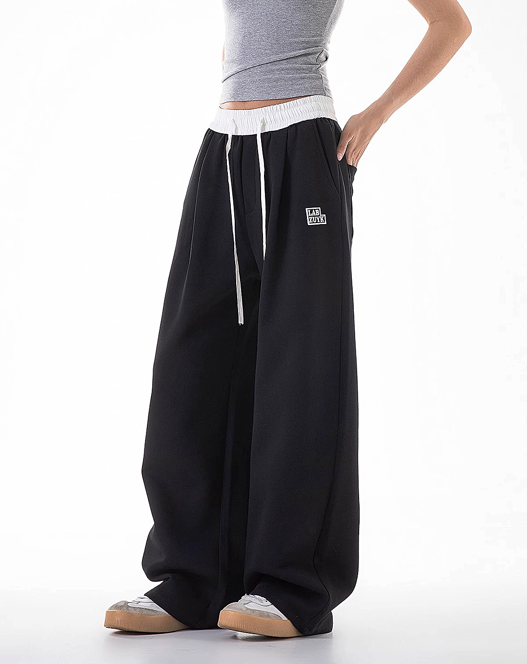 ♀Point Logo Sweatpants