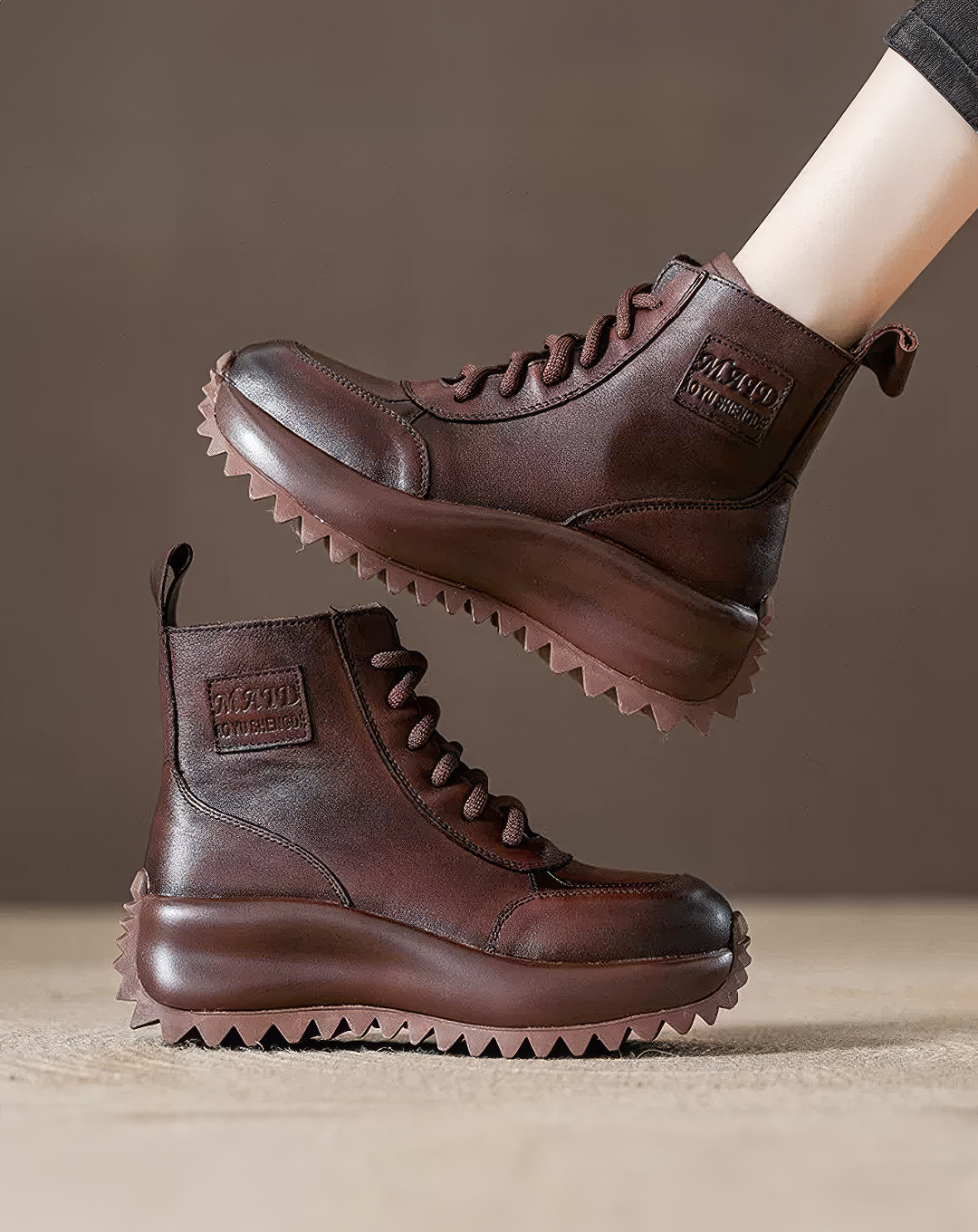 ♀本革／Chunky Shark Sole Boots