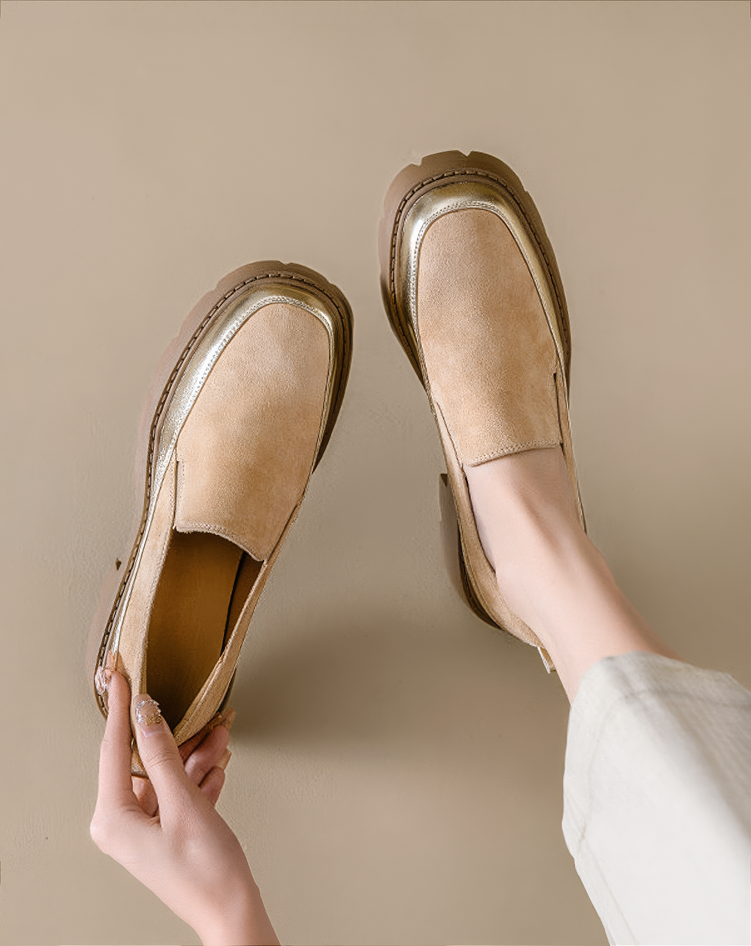 ♀本革／Metallic Trim Rugged Loafers