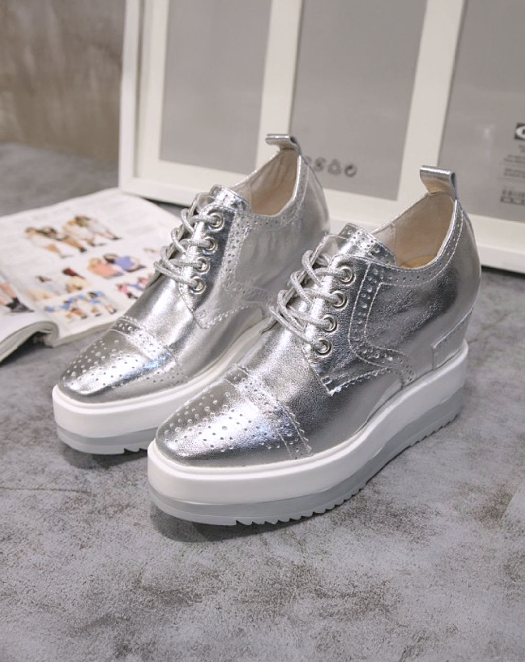 ♀本革／Wingtip Laceup Shoes