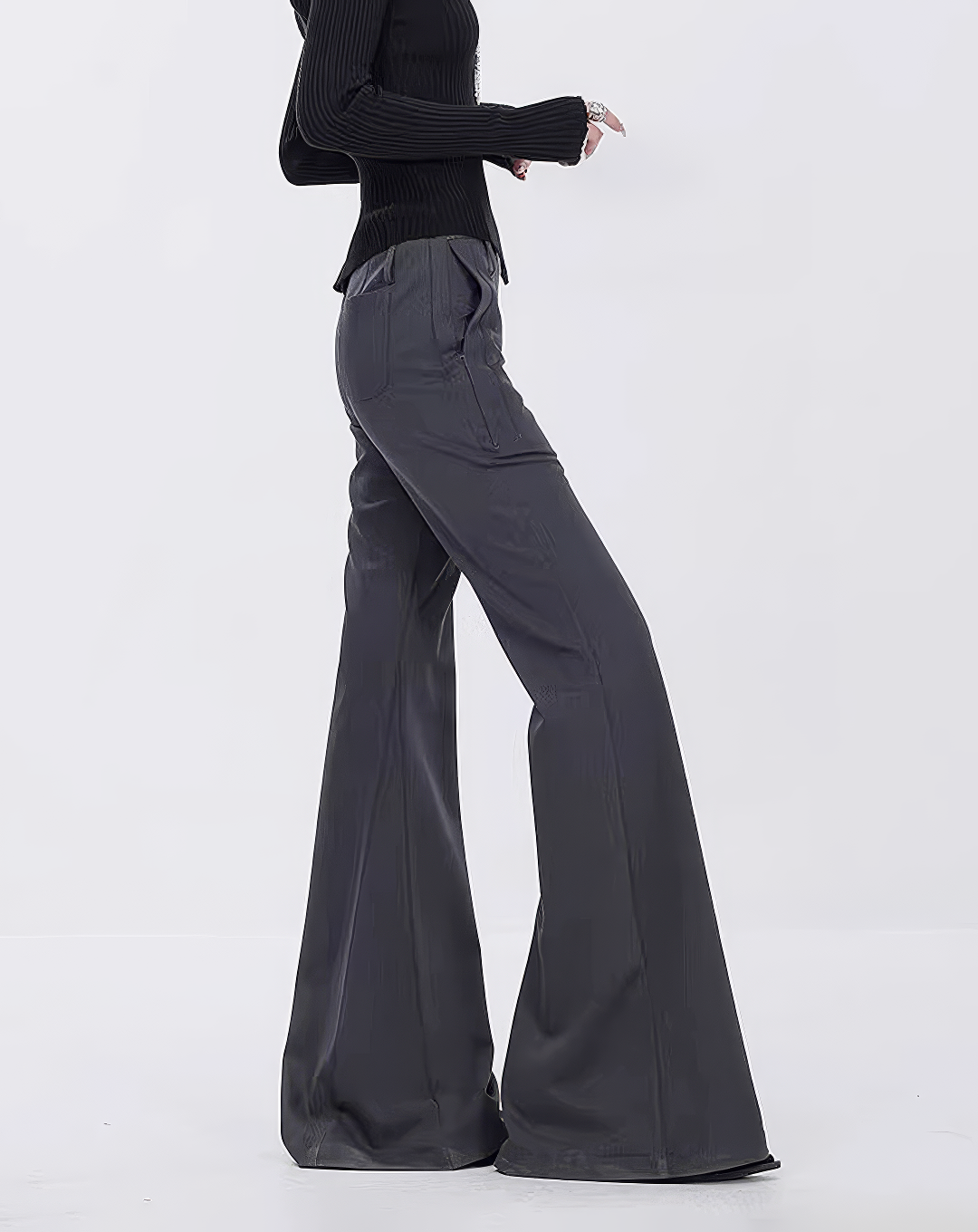 ♀Sculptural Flare Leg Pants