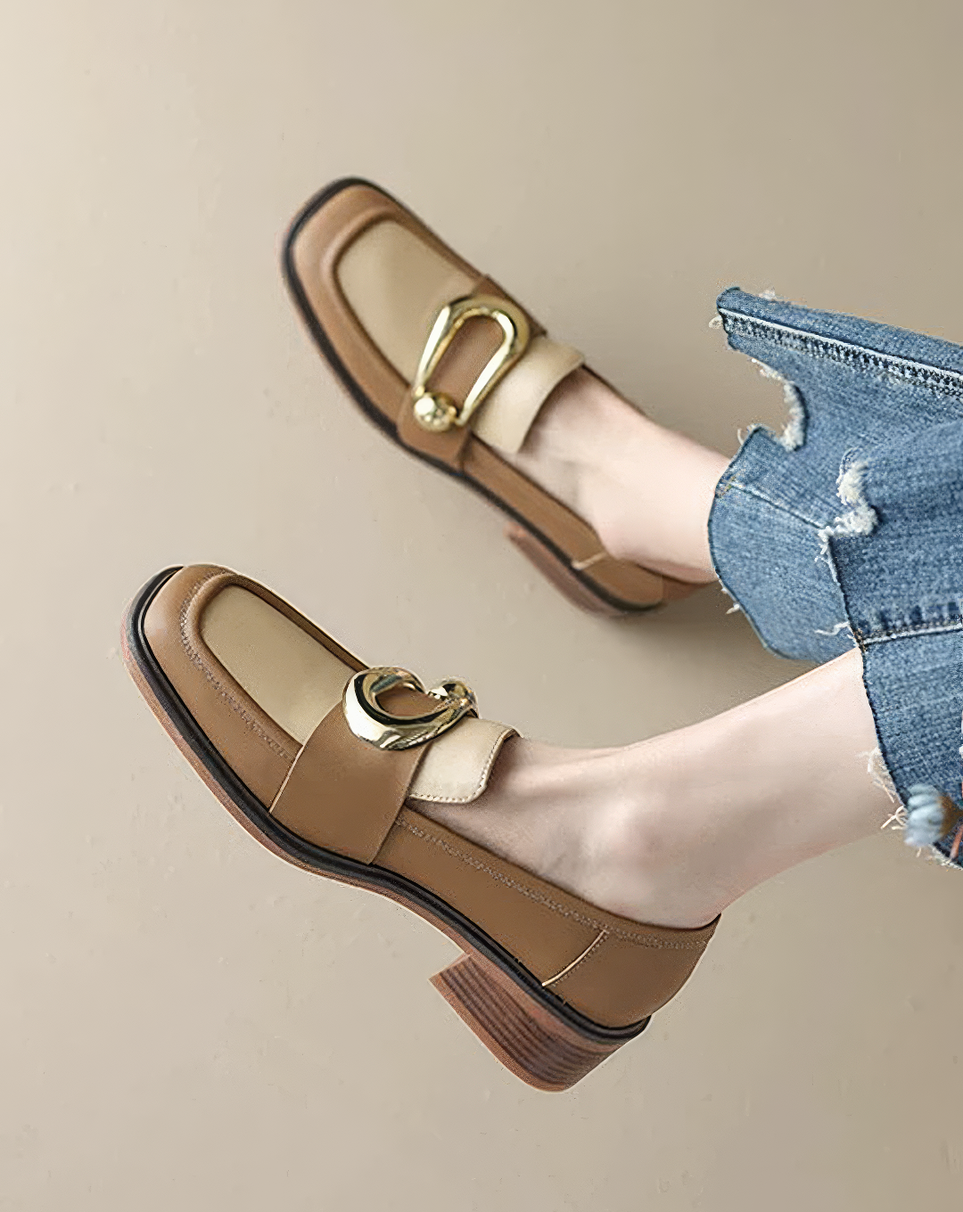 ♀本革／Gold Buckle Leather Loafers