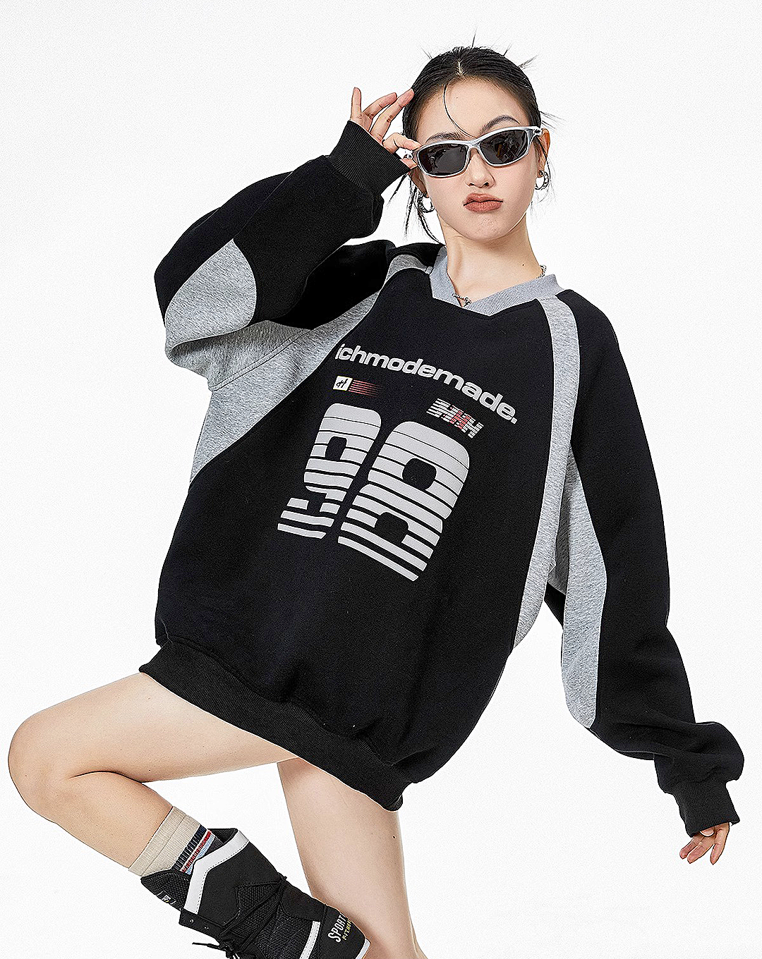 ♀Number Logo Sweatshirt