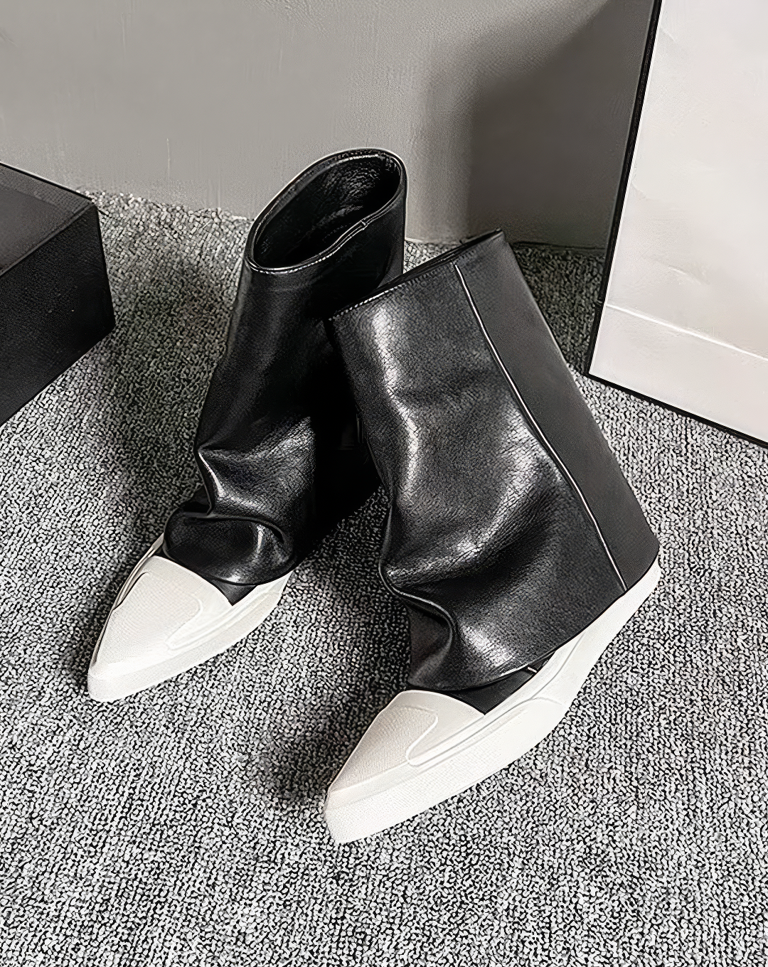 ♀本革／Two Tone Cap Toe Boots