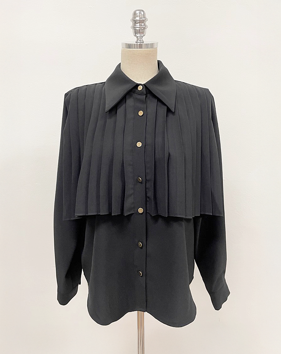 ♀Layered Pleat Blouse