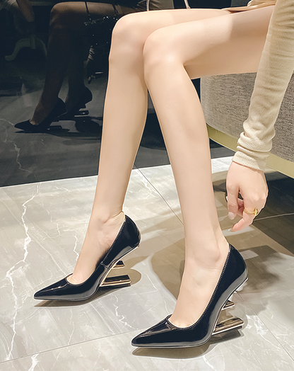 ♀ 本革／Metal Heel Pointed Toe Shoes