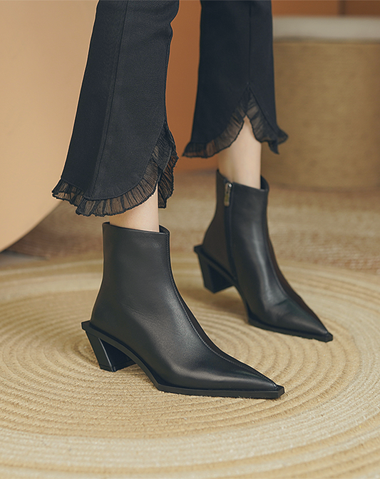 ♀Square Heel and Pointed Toe Boots