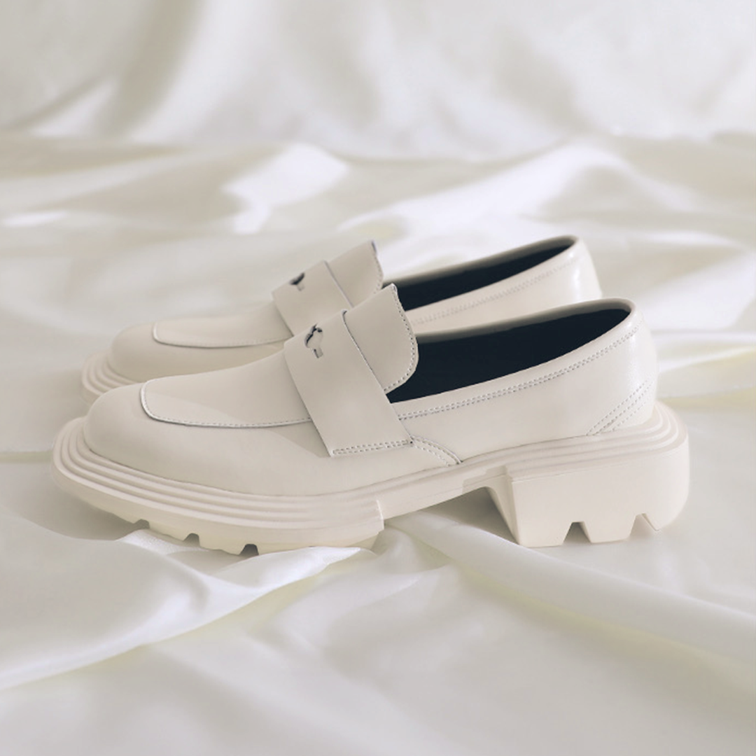 ♀ 本革／Tank Sole Coin Loafer