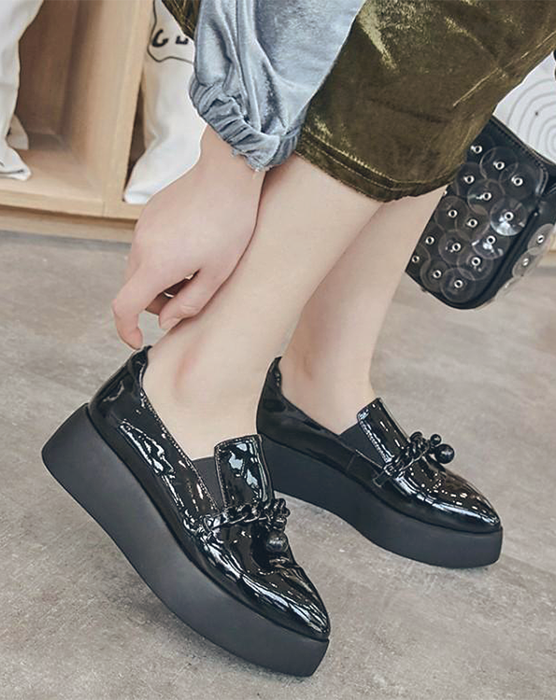 ♀ 本革／Black Chain Platform Leather Shoes