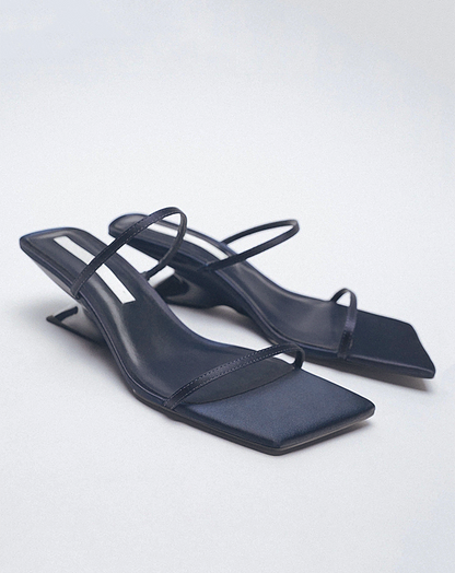 ♀Narrow Strap Square Toe Sandals