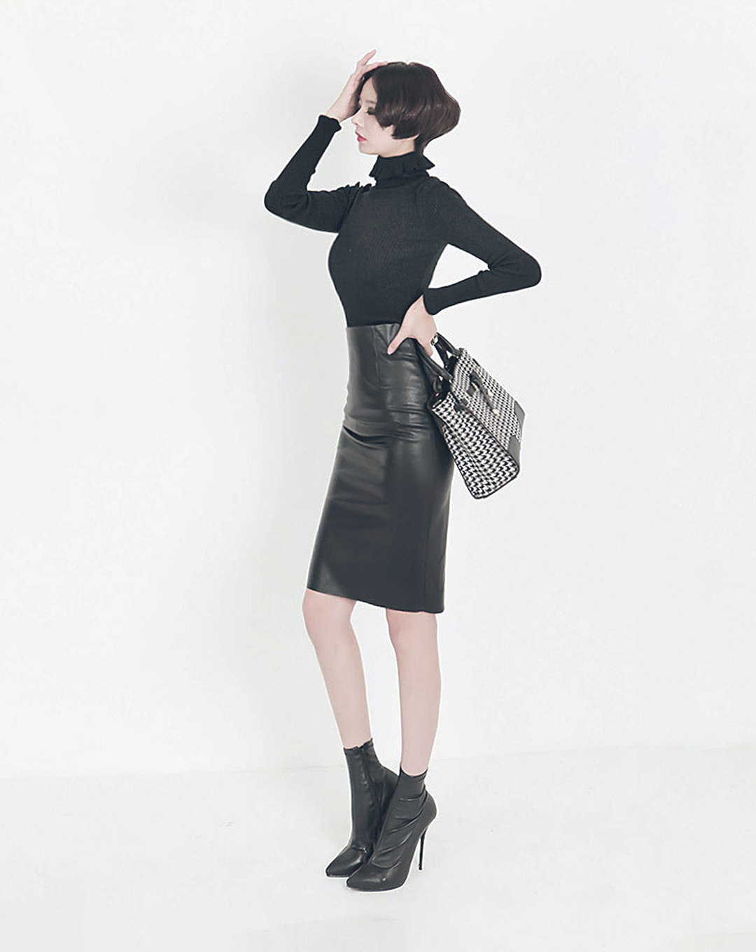 ♀Back Slit Leather Tight Skirt