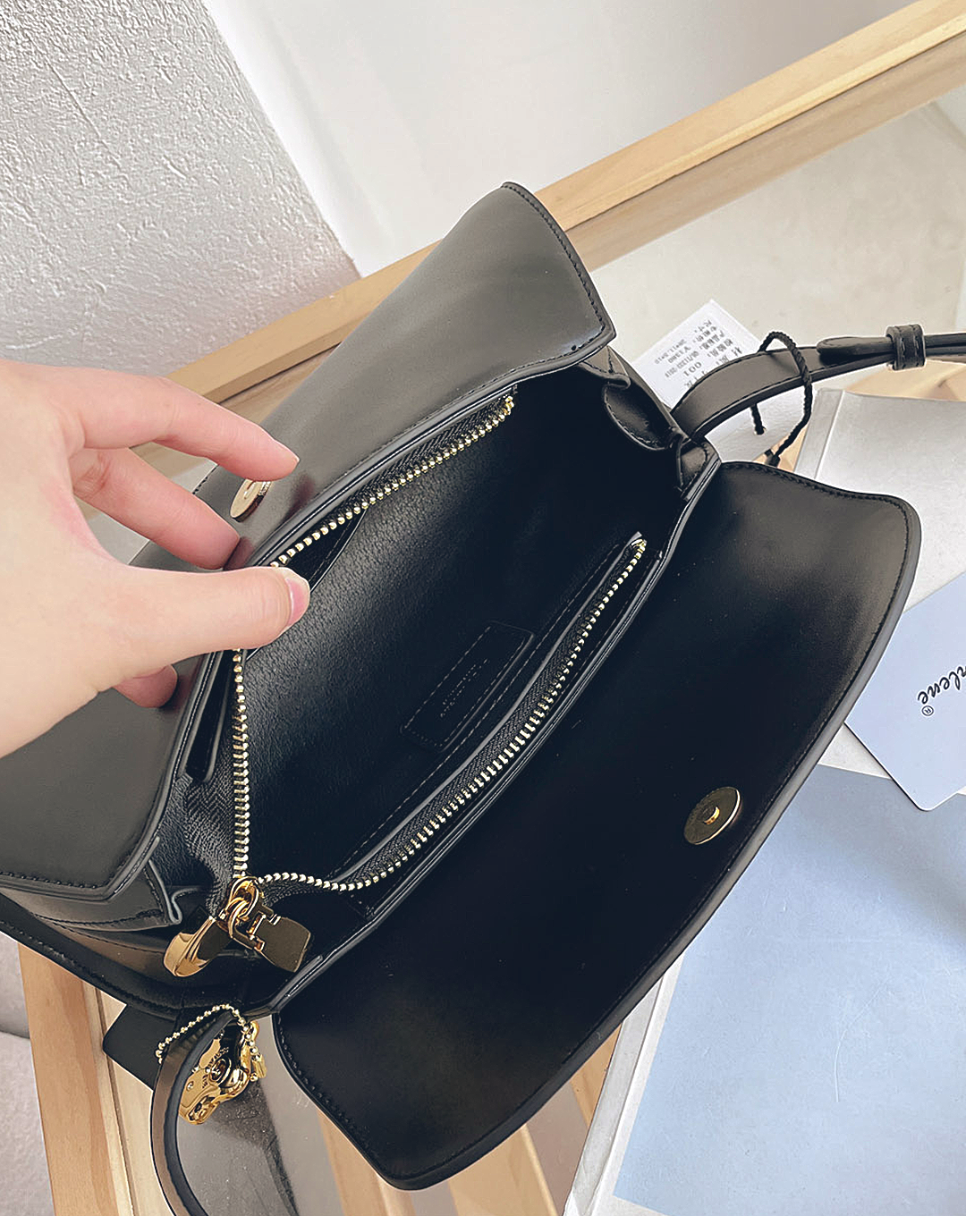 本革／Curve Flap Handbag