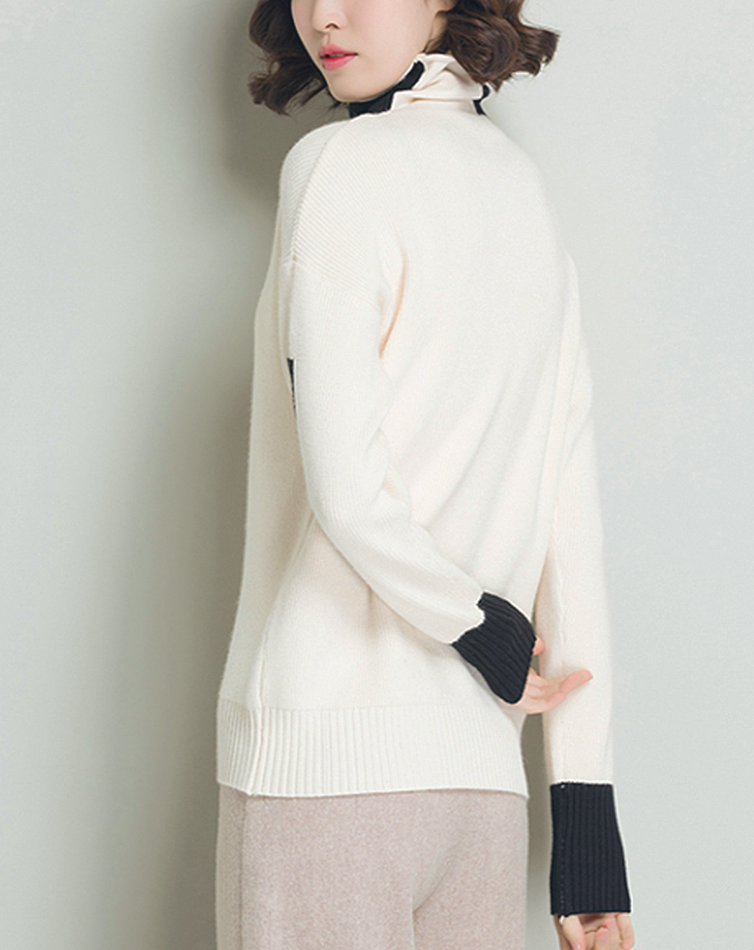 ♀Bicolor Contrast High Neck Knit