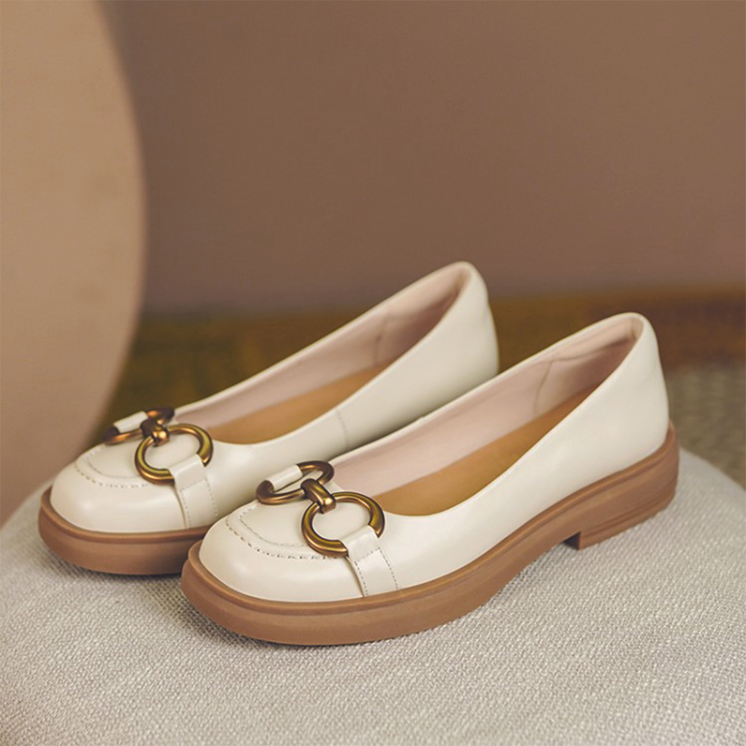 ♀ Buckle Round Toe White Loafer
